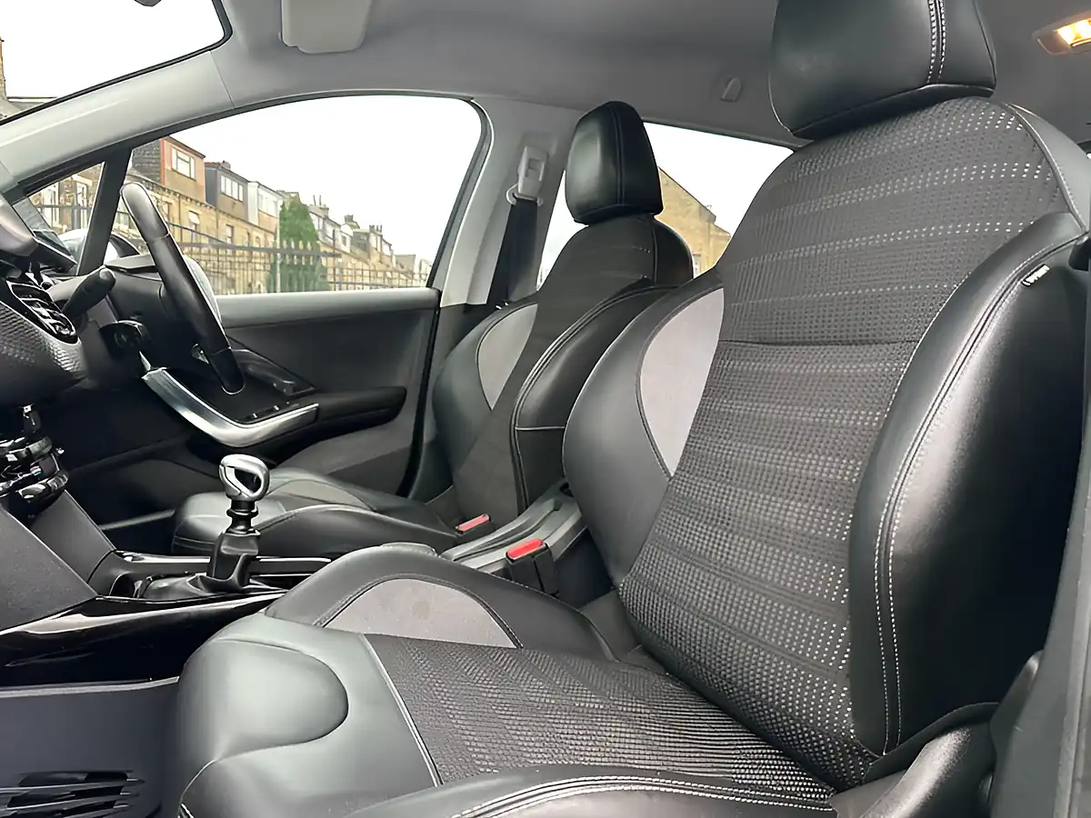 Used 2016 Peugeot 2008 Allure Grey - Interior and Exterior details 20