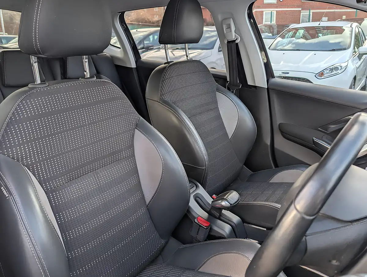 Used 2016 Peugeot 2008 Allure - Interior and Exterior details 18