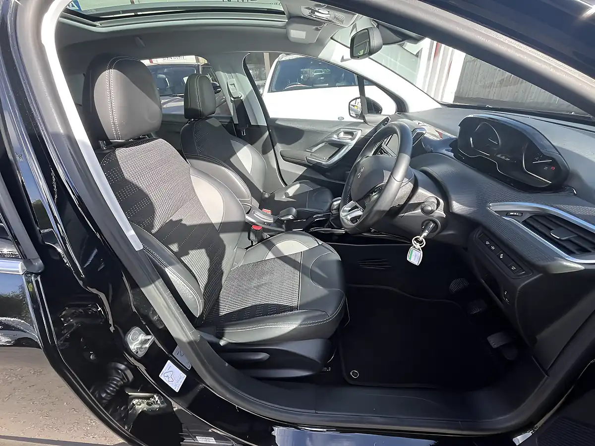 Used 2016 Peugeot 2008 Allure Nera Black - Interior and Exterior details 3