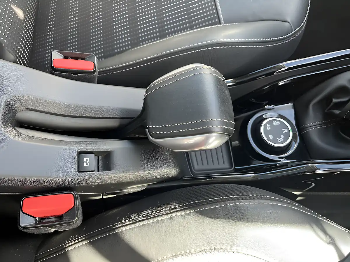 Used 2016 Peugeot 2008 Allure Nera Black - Interior and Exterior details 8