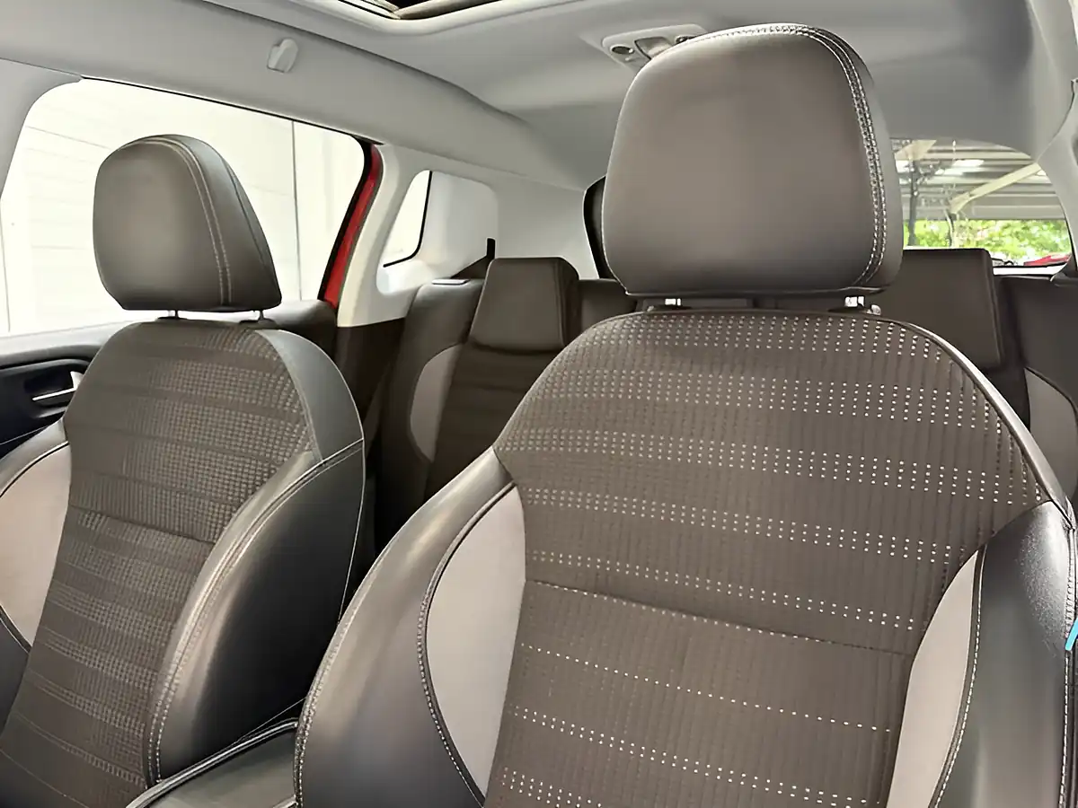 Used 2016 Peugeot 2008 Allure Red - Interior and Exterior details 15
