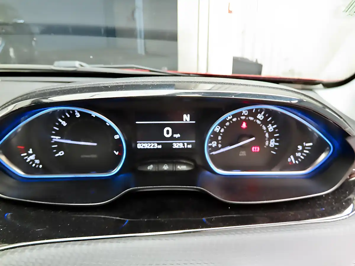 Used 2016 Peugeot 2008 Allure Red - Interior and Exterior details 8