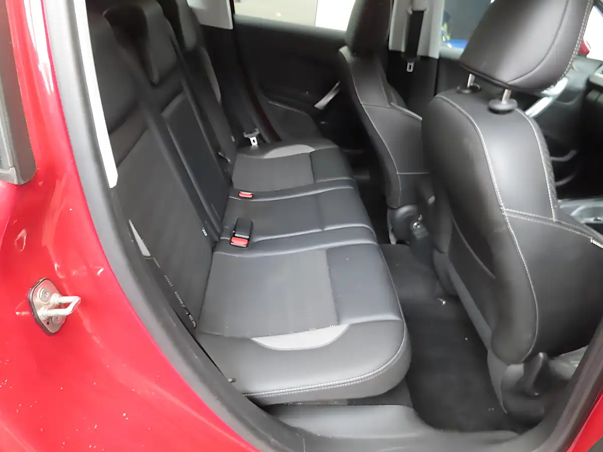 Used 2016 Peugeot 2008 Allure Red - Interior and Exterior details 9