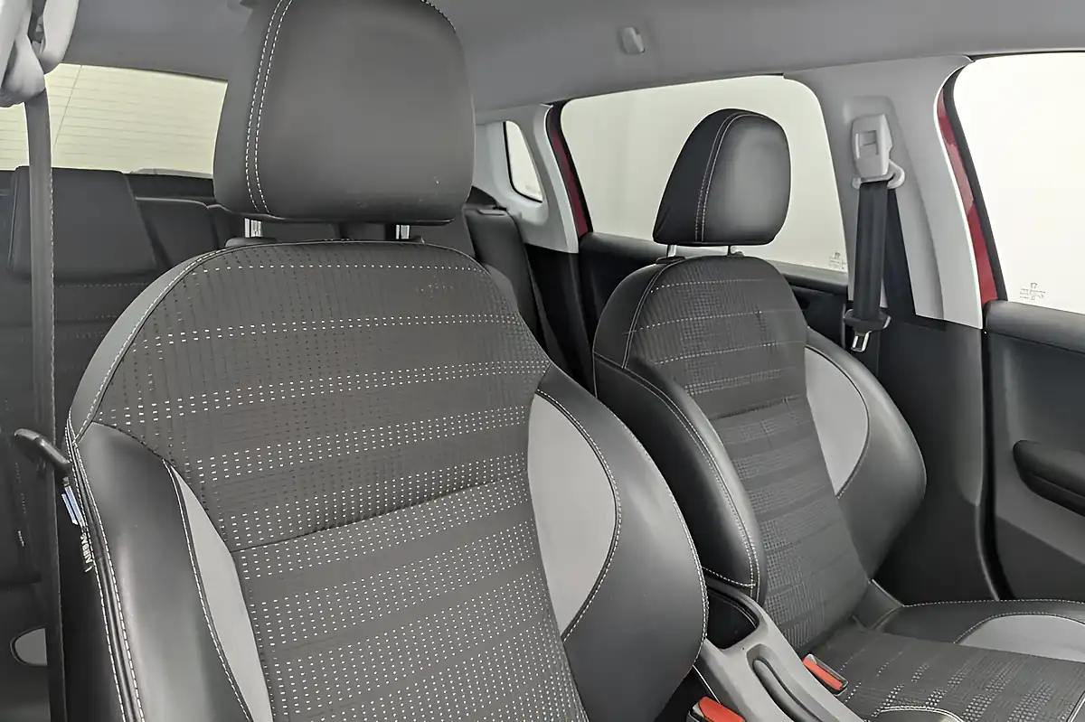Used 2016 Peugeot 2008 Allure Red - Interior and Exterior details 10