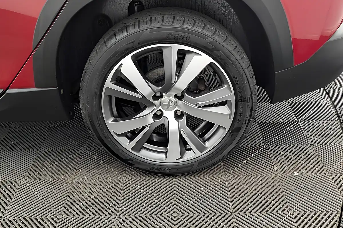 Used 2016 Peugeot 2008 Allure Red - Interior and Exterior details 20