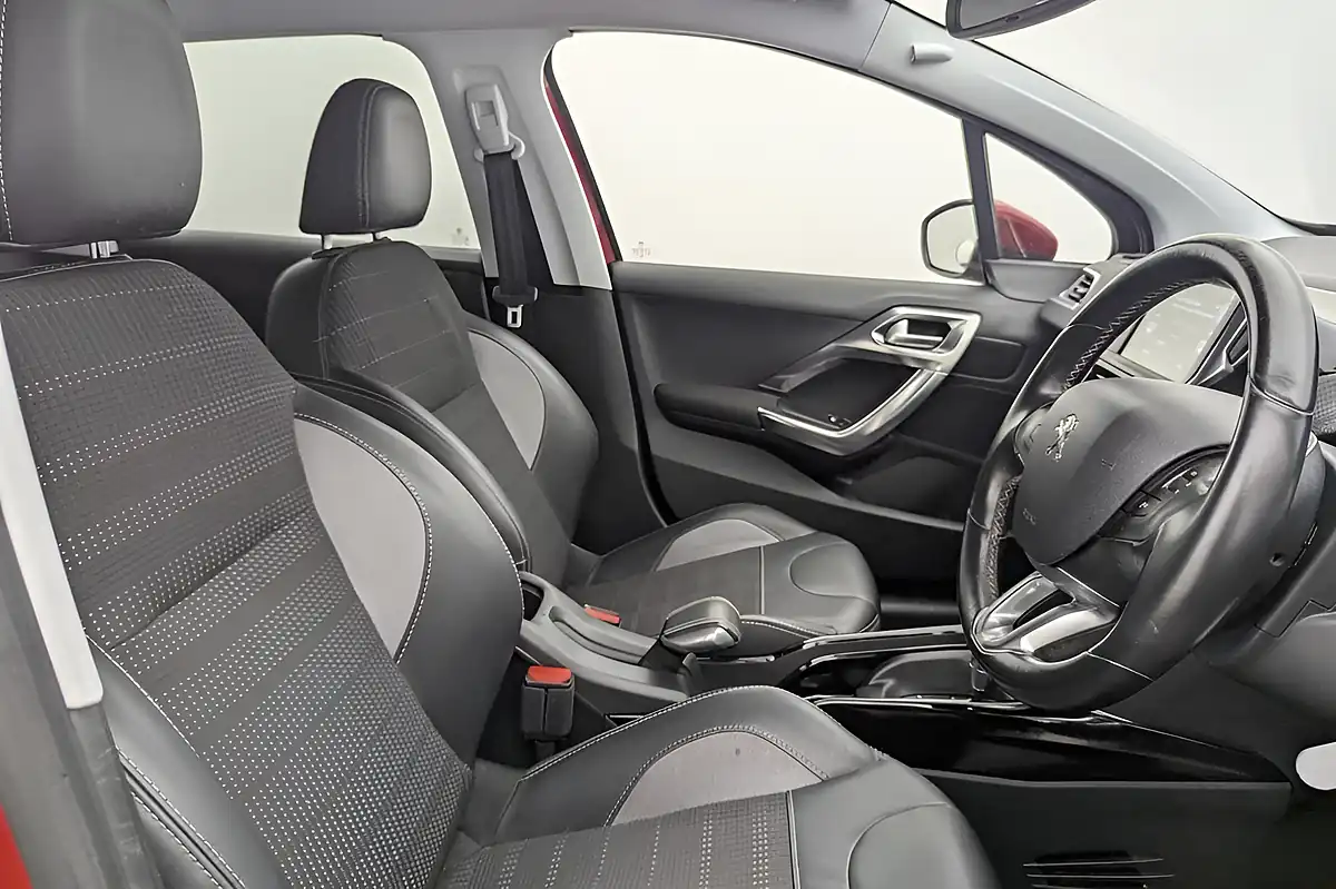 Used 2016 Peugeot 2008 Allure Red - Interior and Exterior details 3