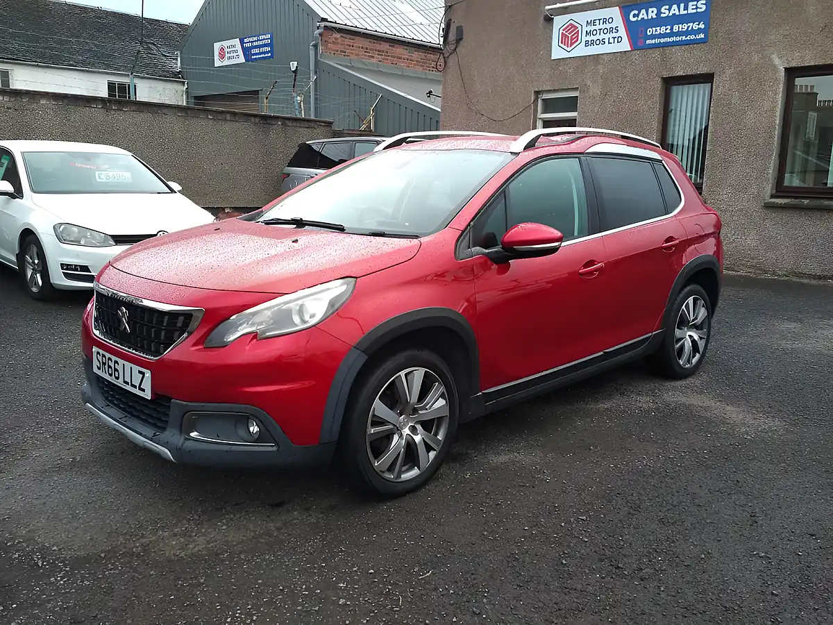 Used 2016 Peugeot 2008 Allure Red - Front View
