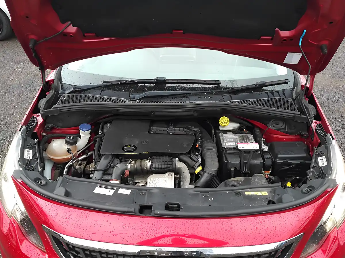 Used 2016 Peugeot 2008 Allure Red - Interior and Exterior details 14