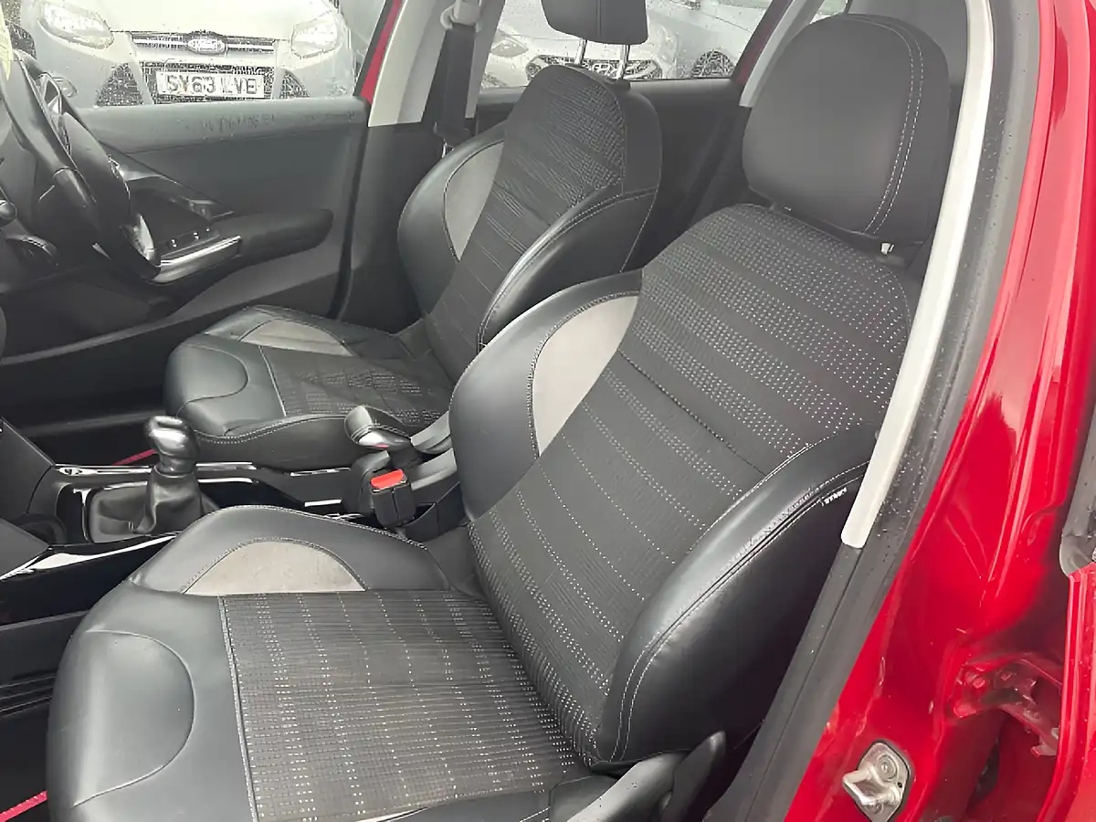 Used 2016 Peugeot 2008 Allure Red - Interior and Exterior details 12