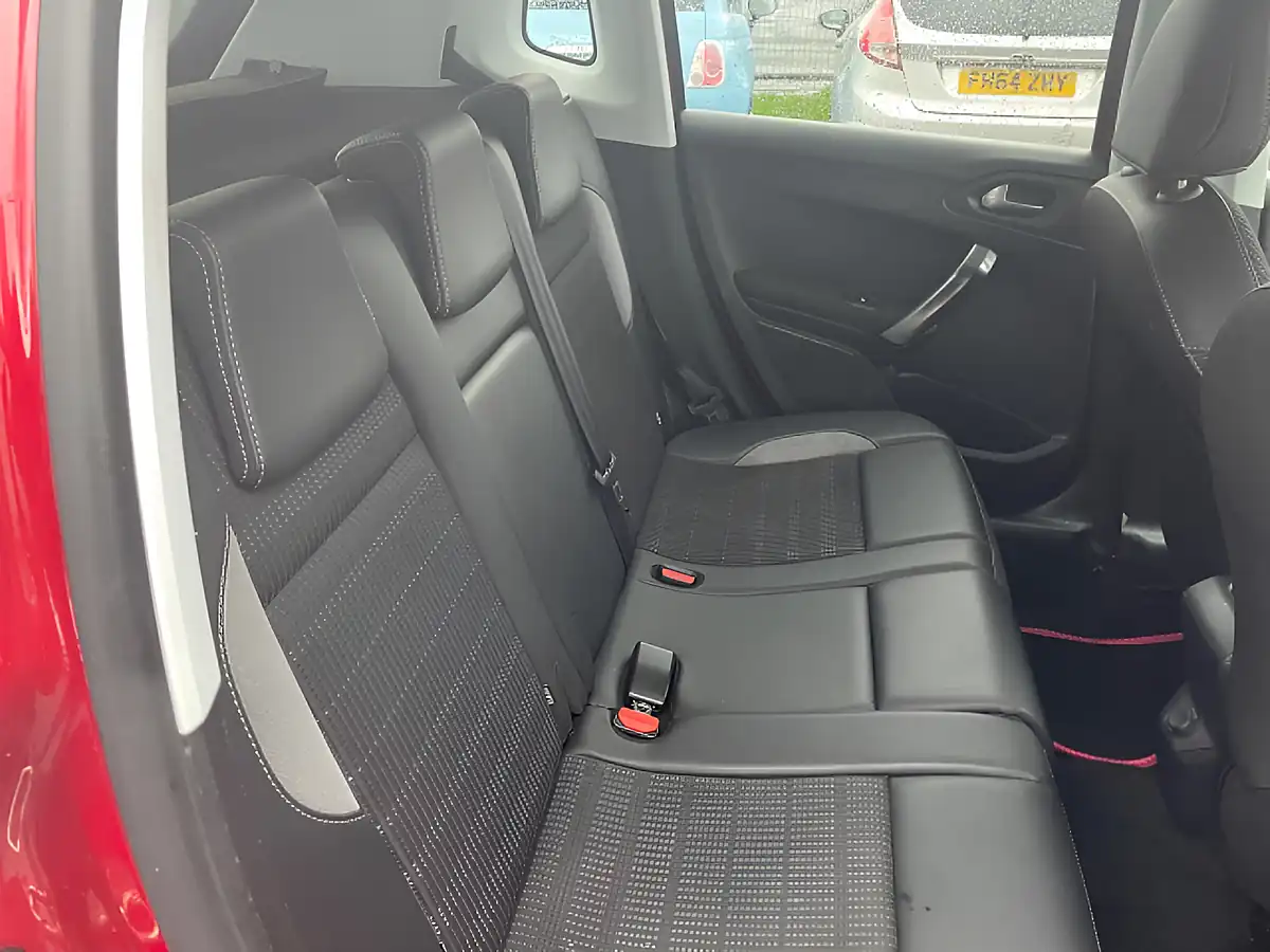 Used 2016 Peugeot 2008 Allure Red - Interior and Exterior details 9
