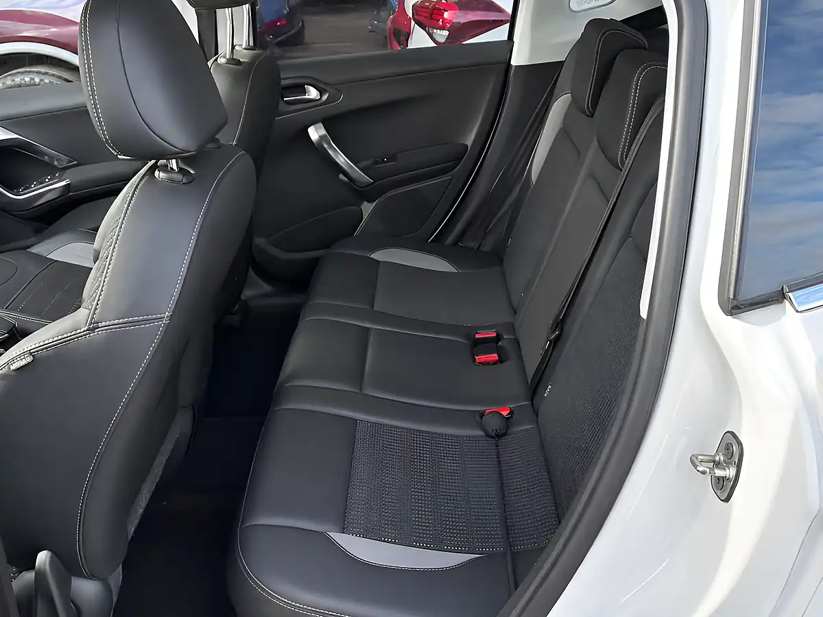 Used 2016 Peugeot 2008 Allure White - Interior and Exterior details 7
