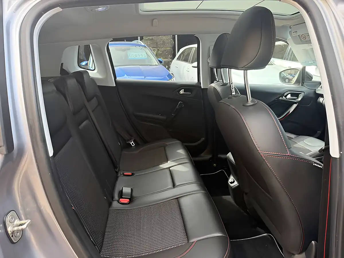 Used 2016 Peugeot 2008 GT Line Grey - Interior and Exterior details 17
