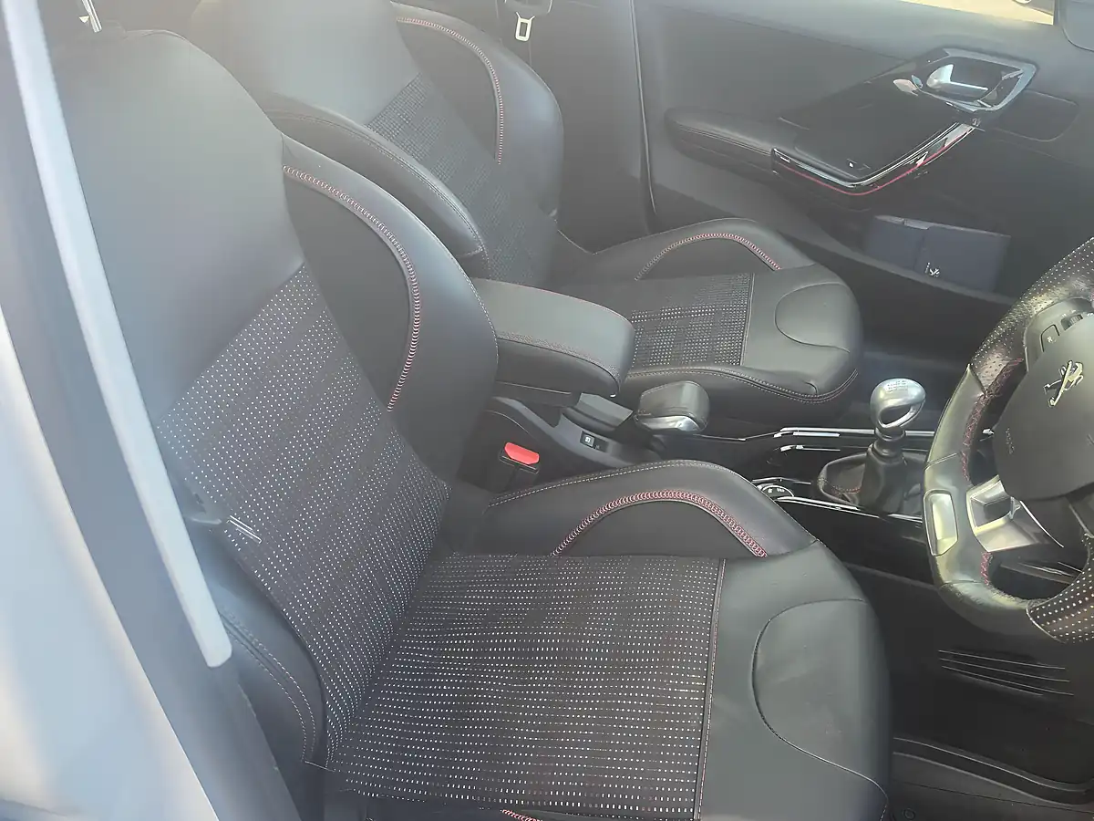 Used 2016 Peugeot 2008 GT Line White - Interior and Exterior details 12