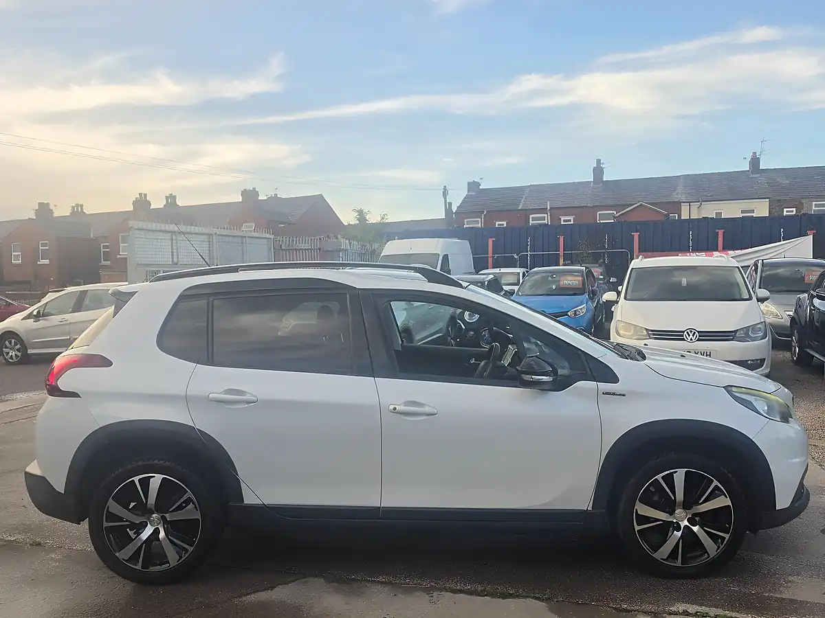 Used 2016 Peugeot 2008 GT Line White - Interior and Exterior details 8