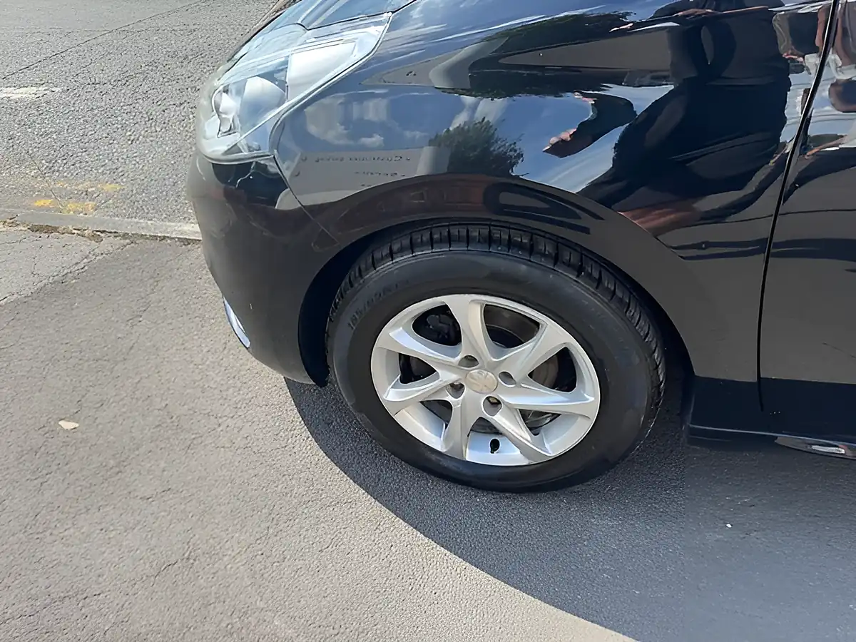 Used 2016 Peugeot 208 Active Black - Interior and Exterior details 20