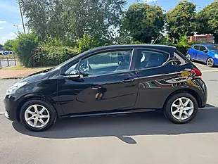 Used 2016 Peugeot 208 Active Black - Interior and Exterior details 8
