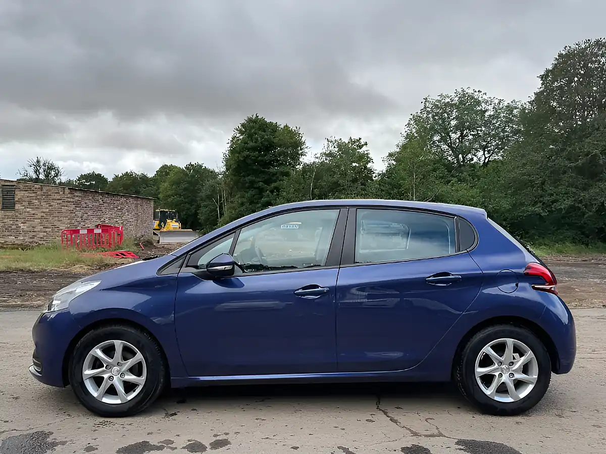 Used 2016 Peugeot 208 Active Blue - Interior and Exterior details 5