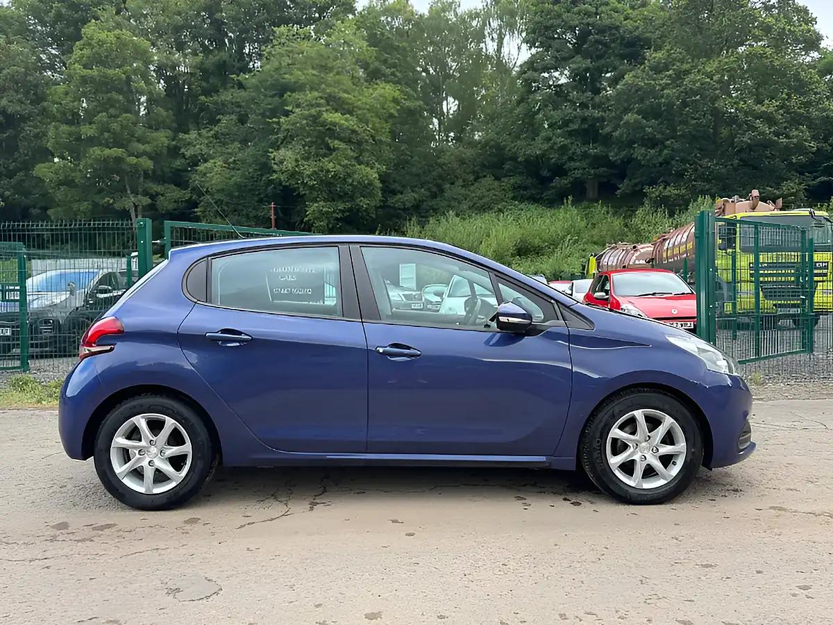 Used 2016 Peugeot 208 Active Blue - Interior and Exterior details 6