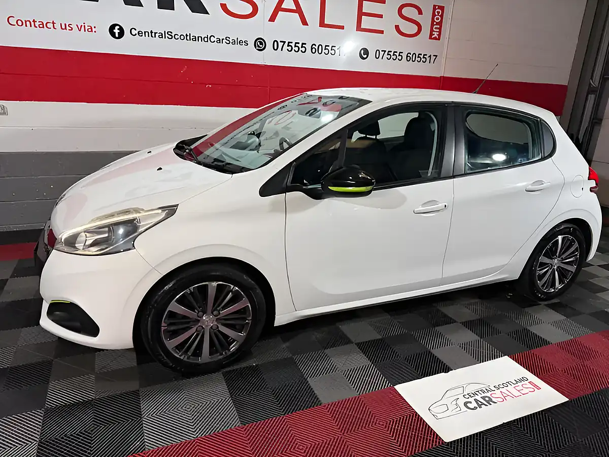 Used 2016 Peugeot 208 Active Design Lime White - Interior and Exterior details 19