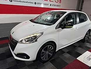 Used 2016 Peugeot 208 Active Design Lime White - Interior and Exterior details 6