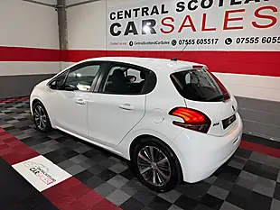 Used 2016 Peugeot 208 Active Design Lime White - Interior and Exterior details 8