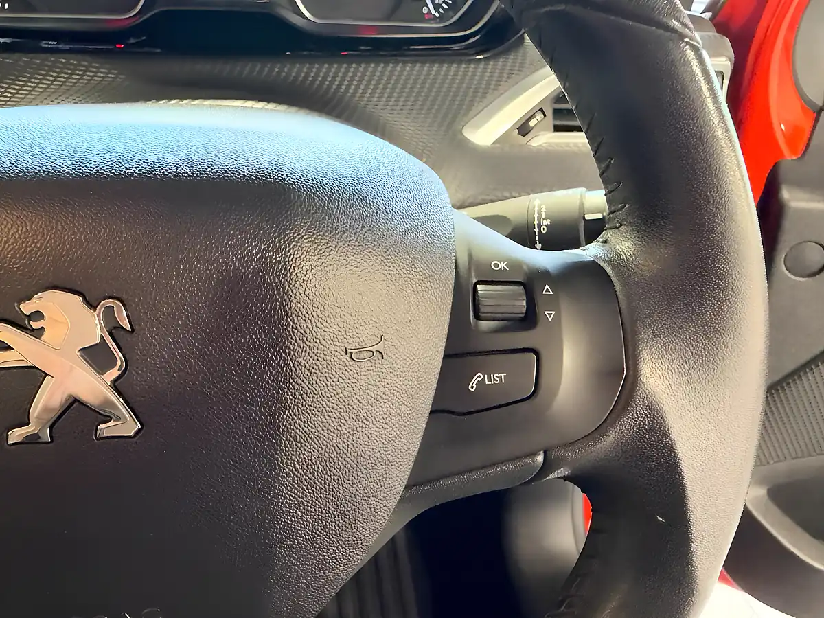 Used 2016 Peugeot 208 Active Design Menthol Orange - Interior and Exterior details 12