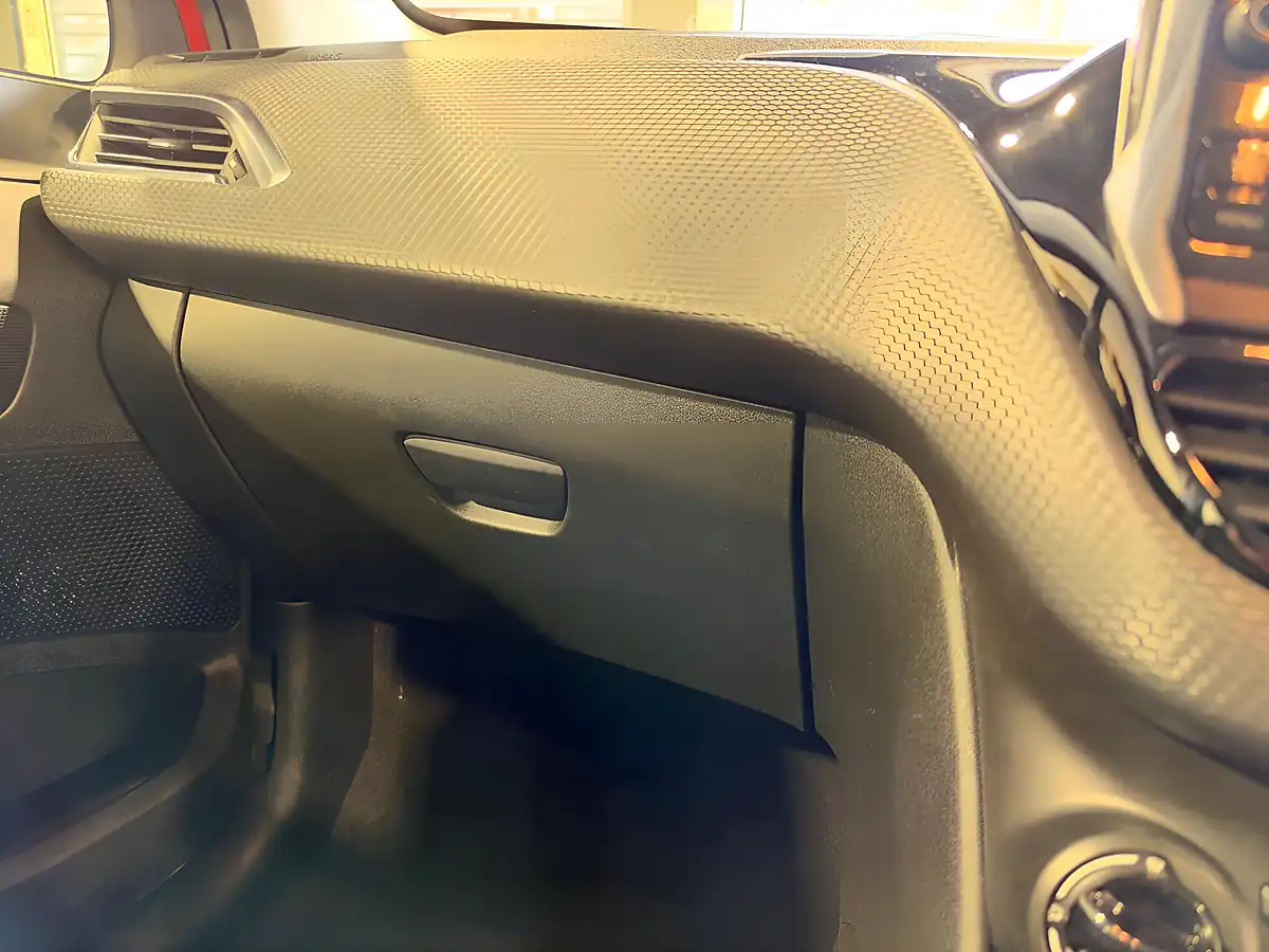 Used 2016 Peugeot 208 Active Design Menthol Orange - Interior and Exterior details 13