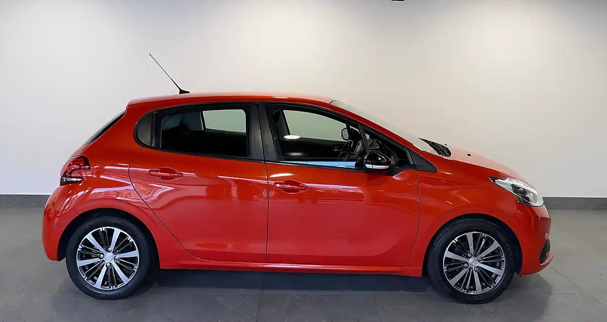 Used 2016 Peugeot 208 Active Design Menthol Orange - Interior and Exterior details 2