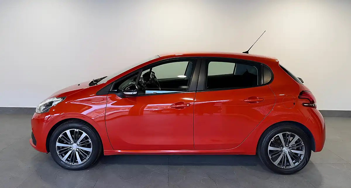Used 2016 Peugeot 208 Active Design Menthol Orange - Interior and Exterior details 6