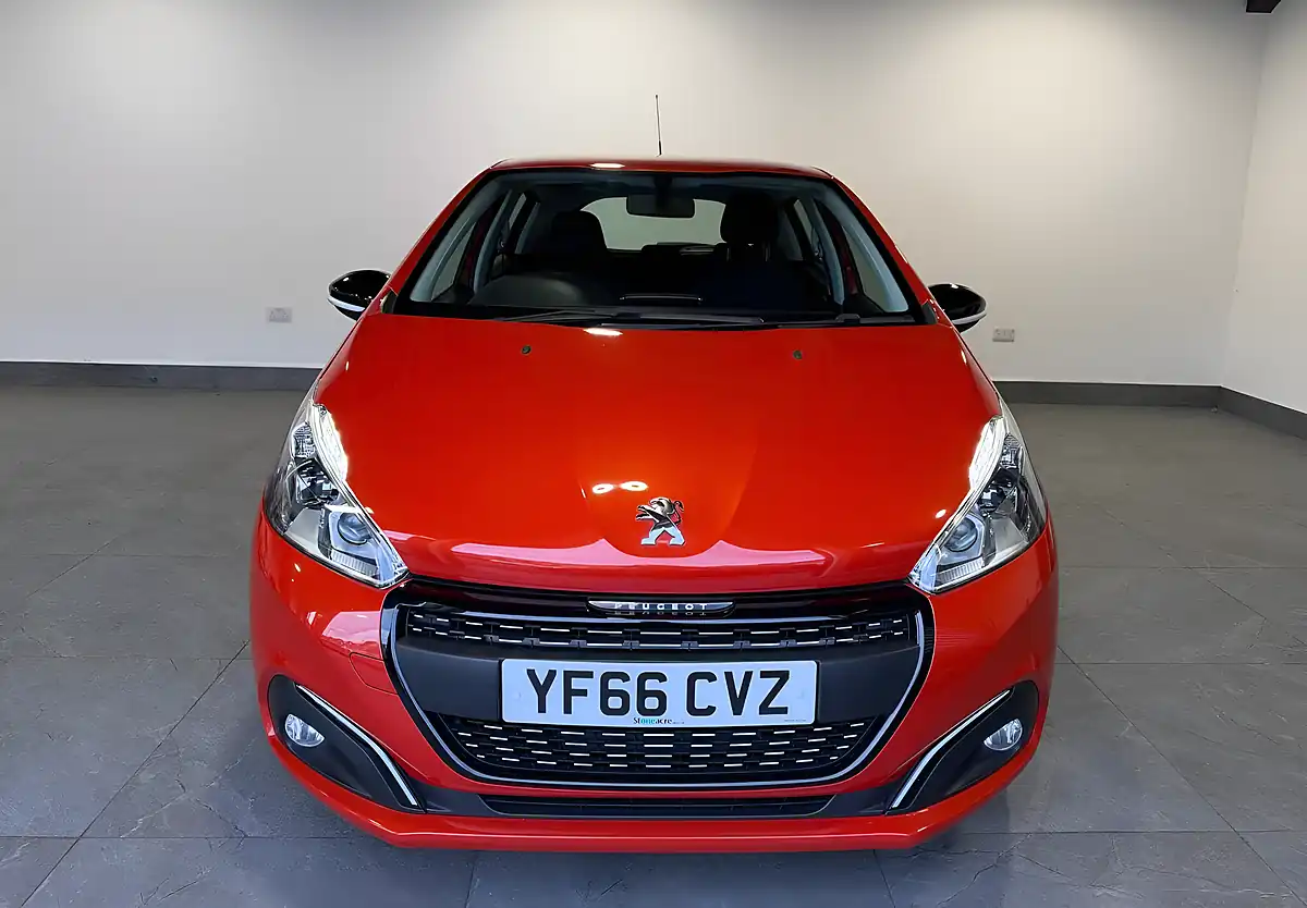 Used 2016 Peugeot 208 Active Design Menthol Orange - Interior and Exterior details 8