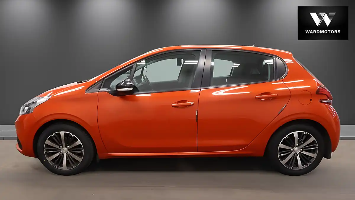 Used 2016 Peugeot 208 Active Design Menthol Orange Orange - Interior and Exterior details 5