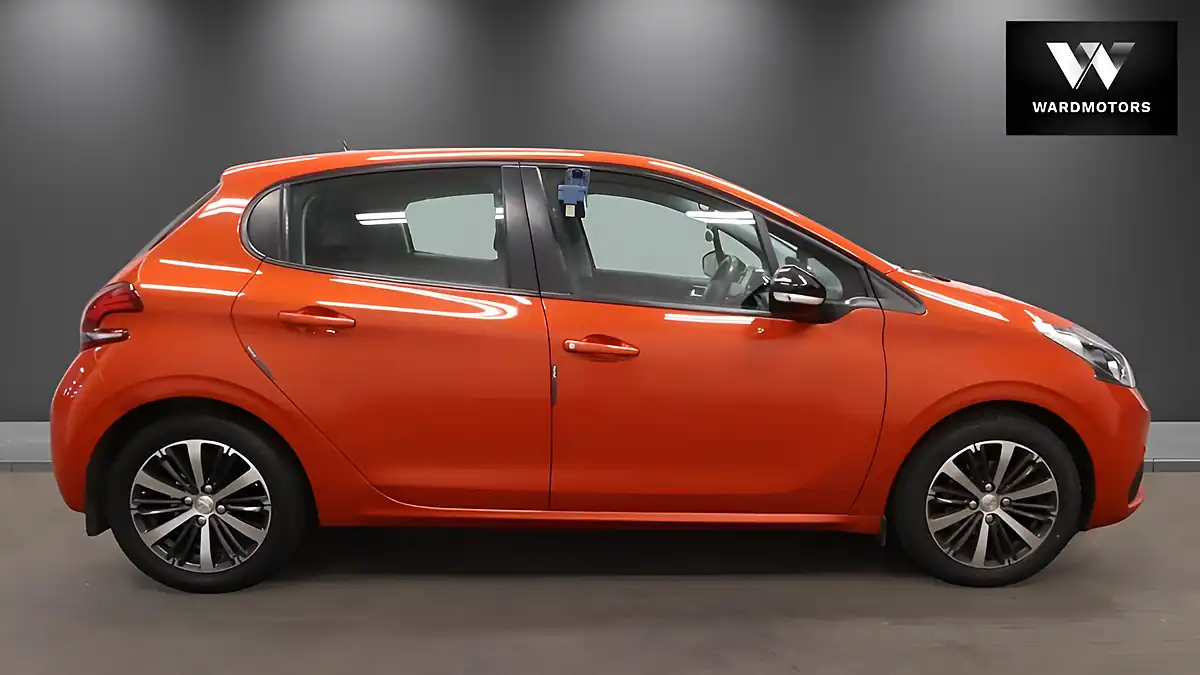Used 2016 Peugeot 208 Active Design Menthol Orange Orange - Interior and Exterior details 6