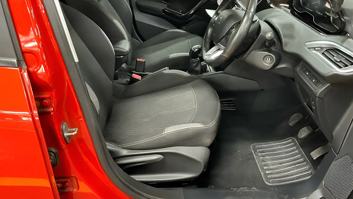 Used 2016 Peugeot 208 Active Design Menthol Orange Orange - Interior and Exterior details 7