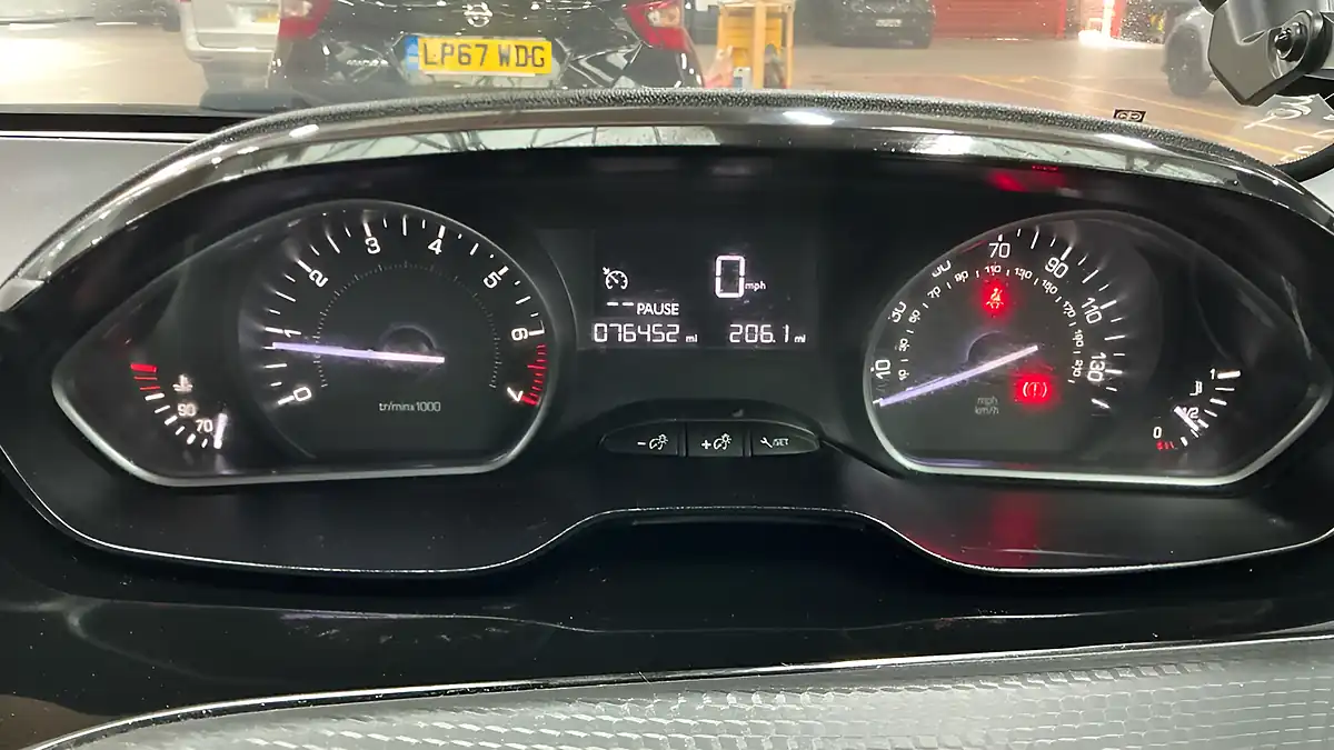 Used 2016 Peugeot 208 Active Design Menthol Orange Orange - Interior and Exterior details 9