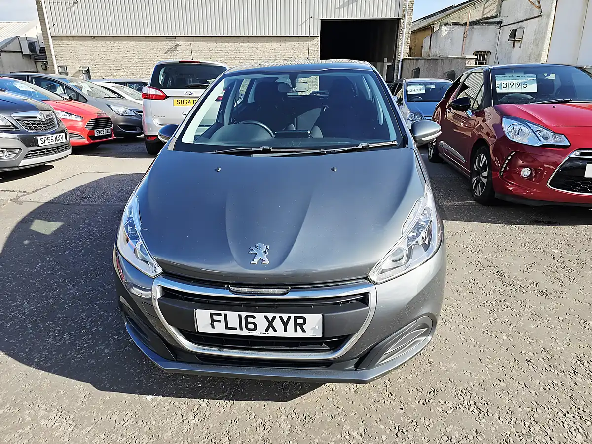 Used 2016 Peugeot 208 Active Grey - Front View