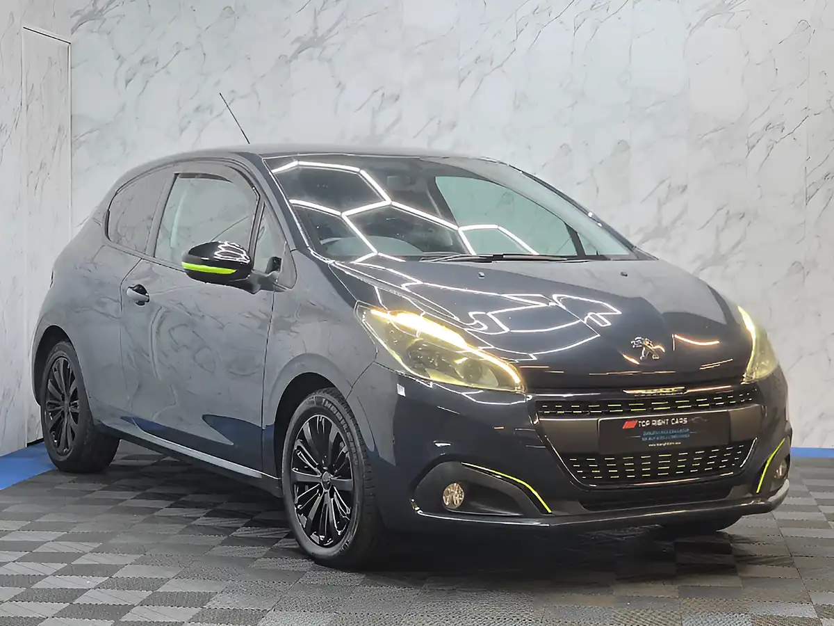 Used 2016 Peugeot 208 Active Grey - Front View