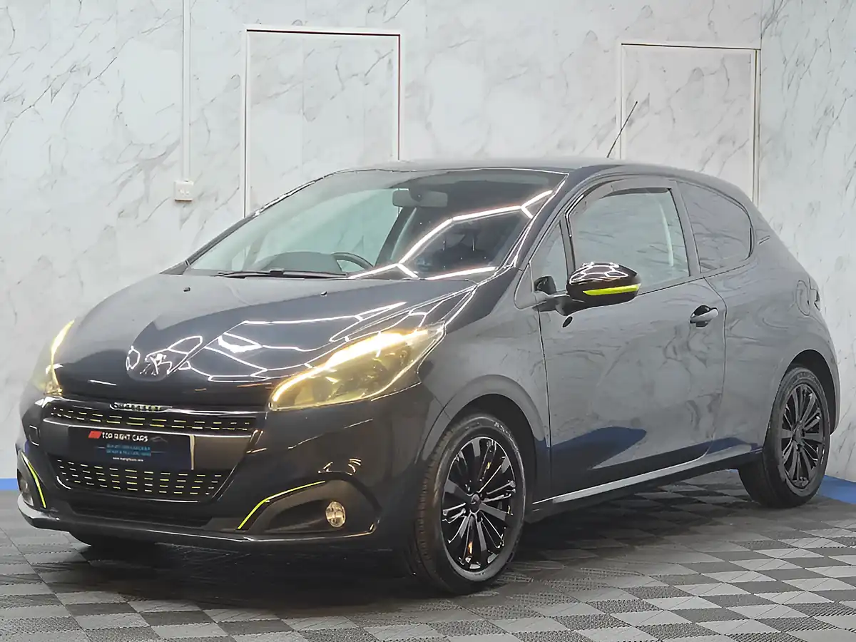 Used 2016 Peugeot 208 Active Grey - Interior and Exterior details 4