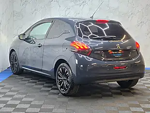 Used 2016 Peugeot 208 Active Grey - Interior and Exterior details 7