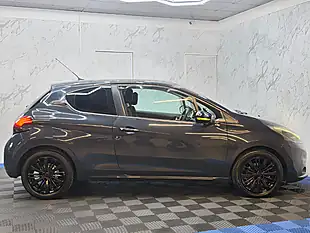 Used 2016 Peugeot 208 Active Grey - Interior and Exterior details 8