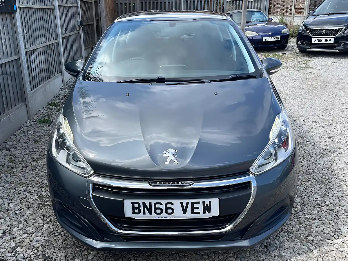 Used 2016 Peugeot 208 Active Grey - Interior and Exterior details 10