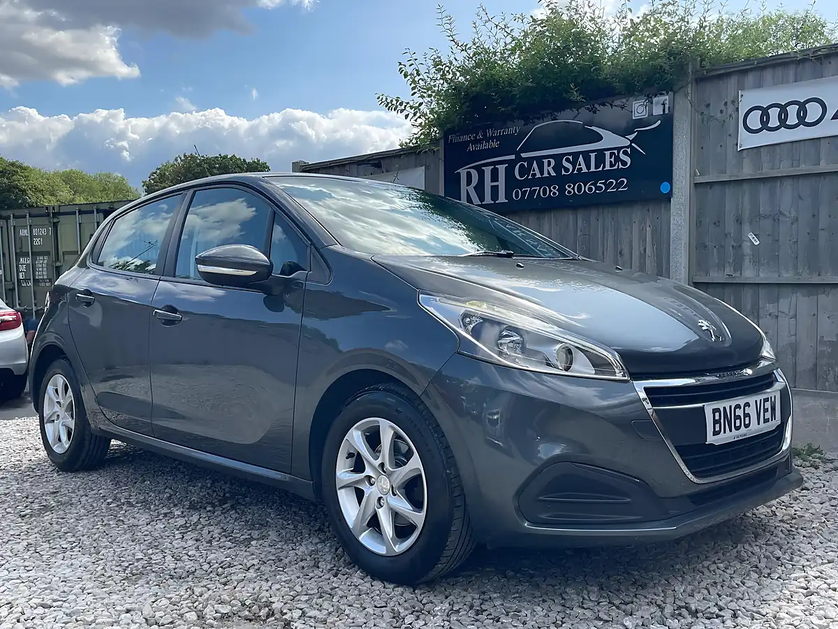 Used 2016 Peugeot 208 Active Grey - Interior and Exterior details 11