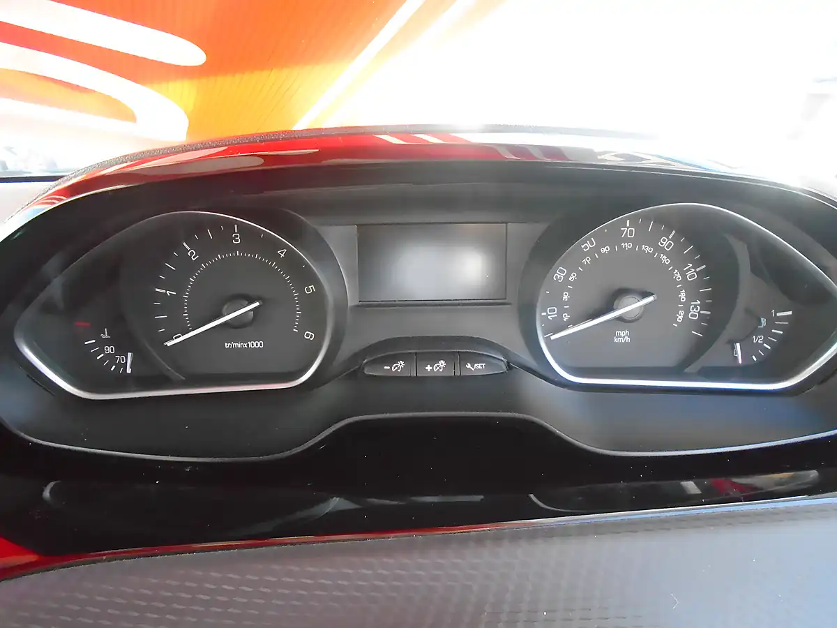 Used 2016 Peugeot 208 Active Red - Interior and Exterior details 10