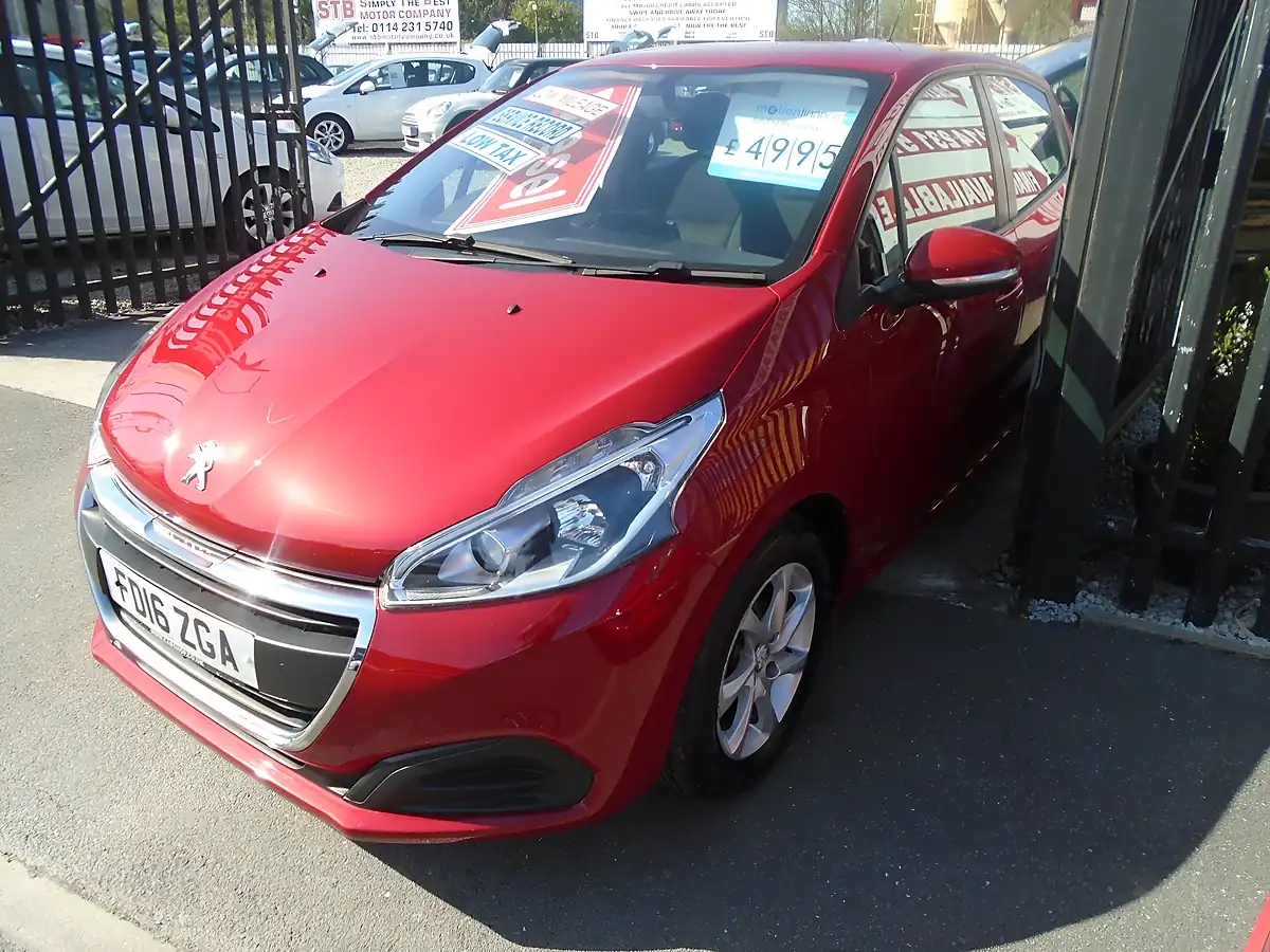 Used 2016 Peugeot 208 Active Red - Interior and Exterior details 3