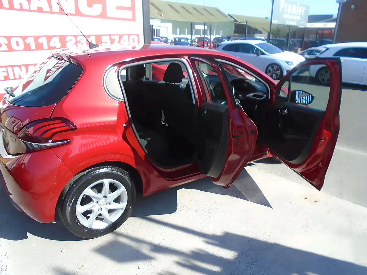 Used 2016 Peugeot 208 Active Red - Interior and Exterior details 6