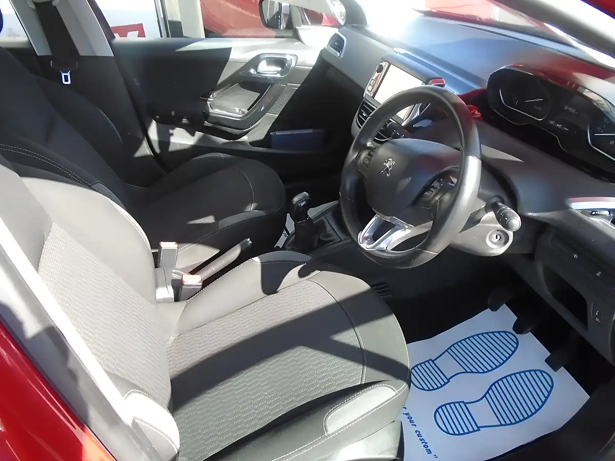 Used 2016 Peugeot 208 Active Red - Interior and Exterior details 8