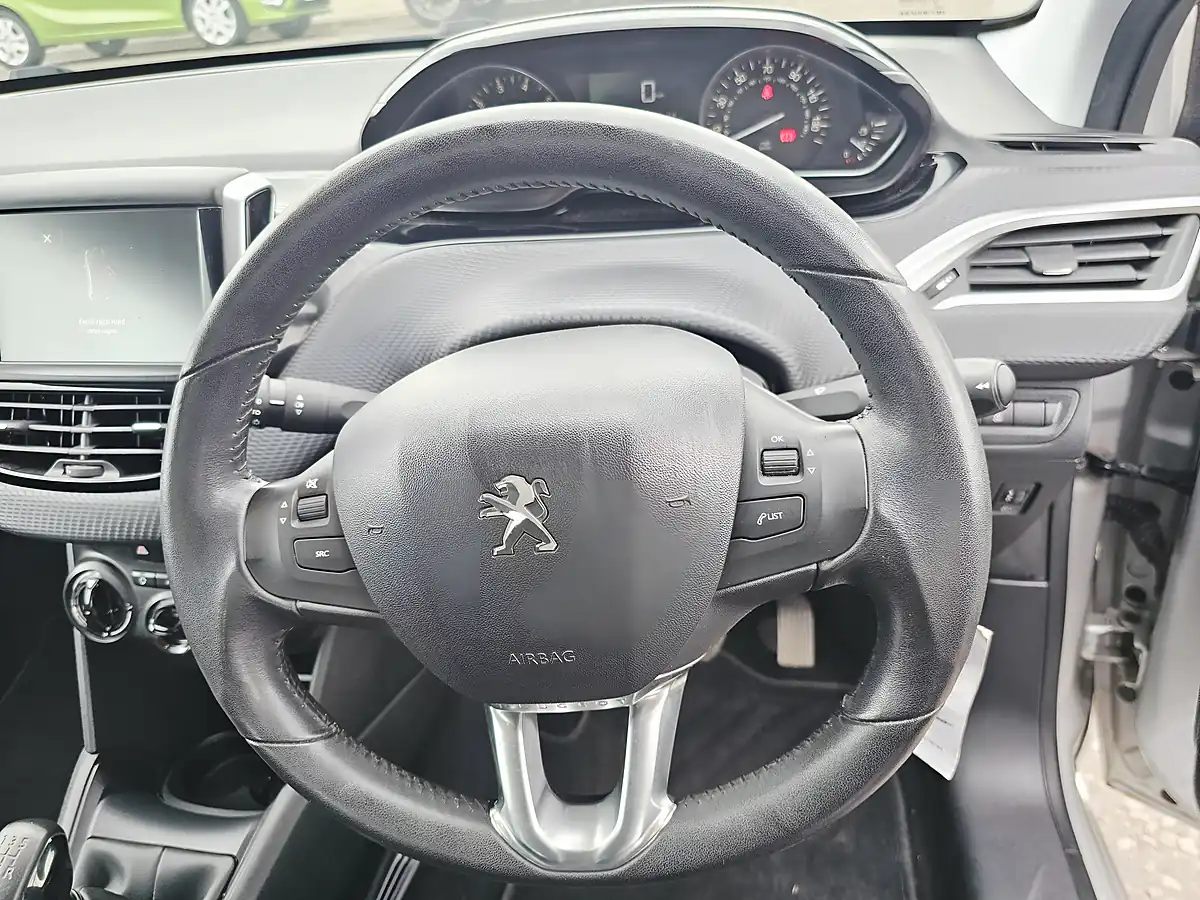 Used 2016 Peugeot 208 Active Silver - Interior and Exterior details 14