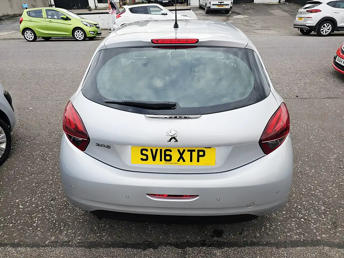 Used 2016 Peugeot 208 Active Silver - Interior and Exterior details 3