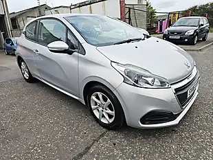 Used 2016 Peugeot 208 Active Silver - Interior and Exterior details 5