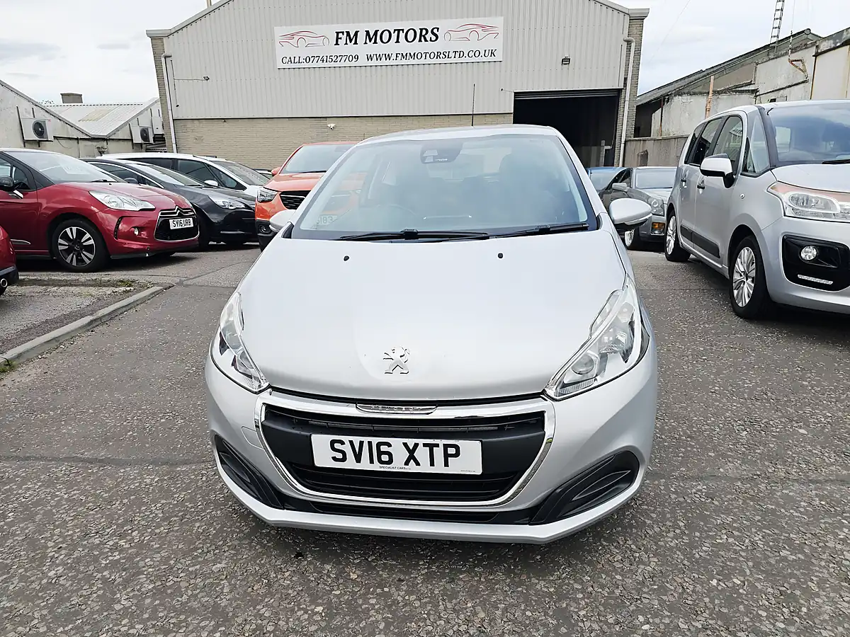 Used 2016 Peugeot 208 Active Silver - Interior and Exterior details 6