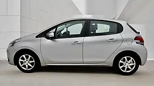 Used 2016 Peugeot 208 Active Silver - Interior and Exterior details 4